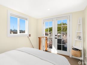 2143 N Northlake Way 15, Seattle WA 98103