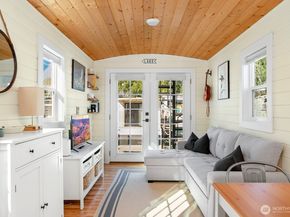 2143 N Northlake Way 15, Seattle WA 98103