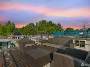 2143 N Northlake Way 15, Seattle WA 98103