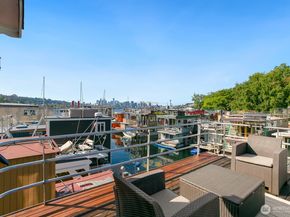 2143 N Northlake Way 15, Seattle WA 98103