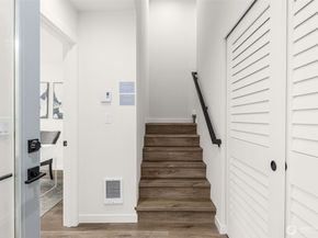 1124 B 13th Avenue, Seattle WA 98122