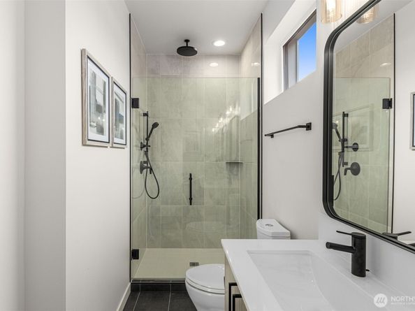 1124 B 13th Avenue, Seattle WA 98122