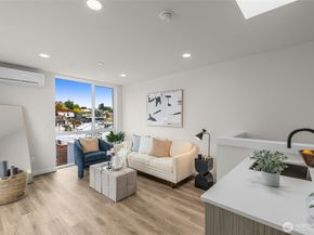 1124 B 13th Avenue, Seattle WA 98122