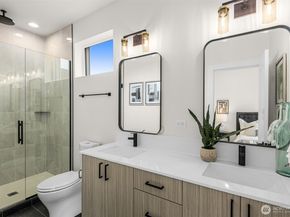 1124 B 13th Avenue, Seattle WA 98122