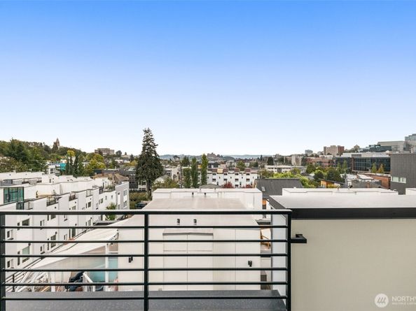 1124 B 13th Avenue, Seattle WA 98122