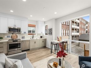 1124 B 13th Avenue, Seattle WA 98122