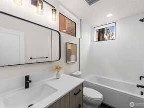 1124 B 13th Avenue, Seattle WA 98122