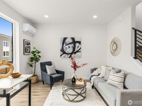 1124 B 13th Avenue, Seattle WA 98122