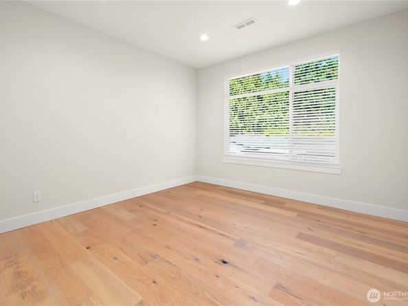 5539 116th Avenue NE, Kirkland WA 98033
