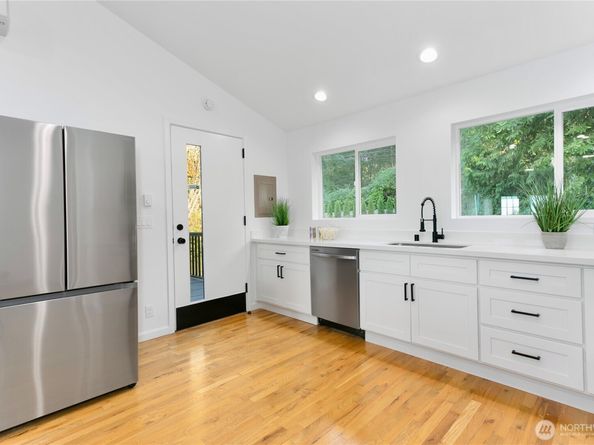 27405 Lofall Court NW, Poulsbo WA 98370