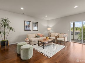 19042 123rd Avenue SE, Renton WA 98058