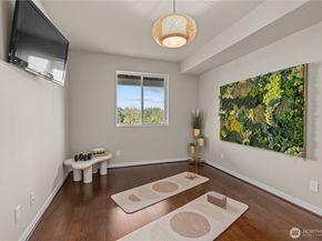 19042 123rd Avenue SE, Renton WA 98058