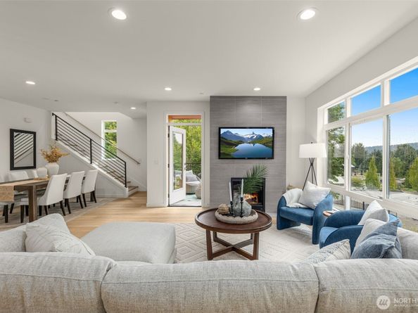 16006 Main View Lane NE, Duvall WA 98019