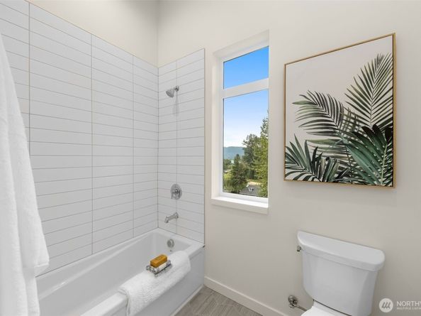 16006 Main View Lane NE, Duvall WA 98019