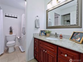 25406 106th Avenue SE E2, Kent WA 98030