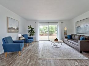 25406 106th Avenue SE E2, Kent WA 98030