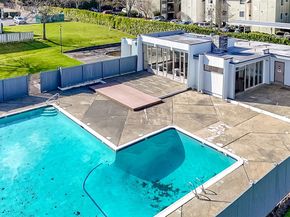 25406 106th Avenue SE E2, Kent WA 98030