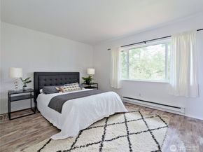 25406 106th Avenue SE E2, Kent WA 98030