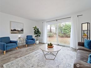 25406 106th Avenue SE E2, Kent WA 98030