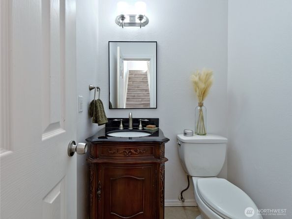 25406 106th Avenue SE E2, Kent WA 98030