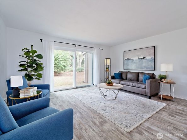 25406 106th Avenue SE E2, Kent WA 98030