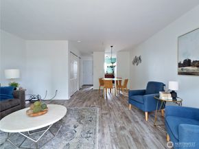 25406 106th Avenue SE E2, Kent WA 98030