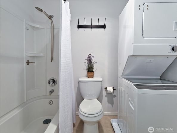 25406 106th Avenue SE E2, Kent WA 98030