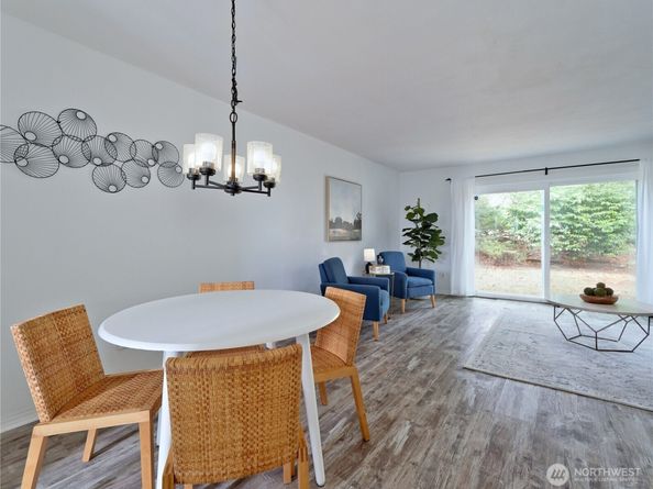 25406 106th Avenue SE E2, Kent WA 98030