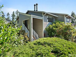 9922 NE 144th Lane 502, Kirkland WA 98034