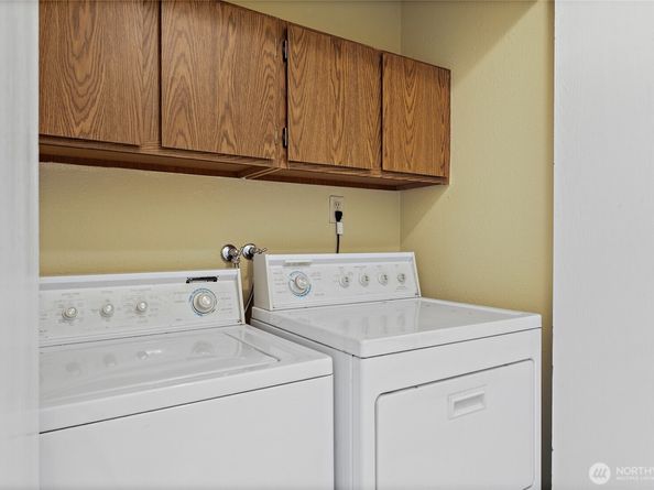 9922 NE 144th Lane 502, Kirkland WA 98034