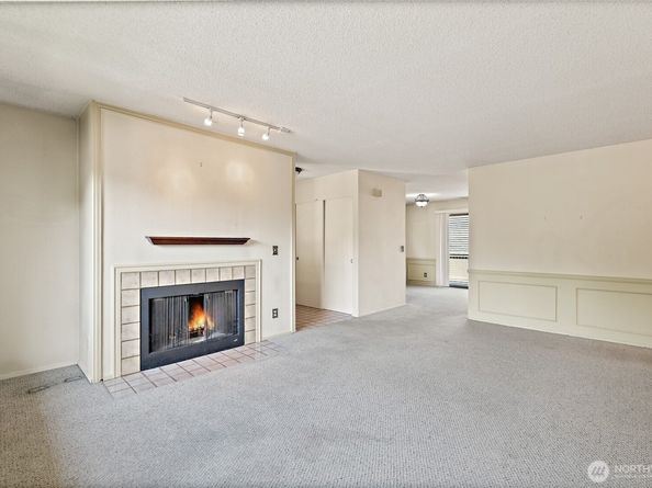 9922 NE 144th Lane 502, Kirkland WA 98034
