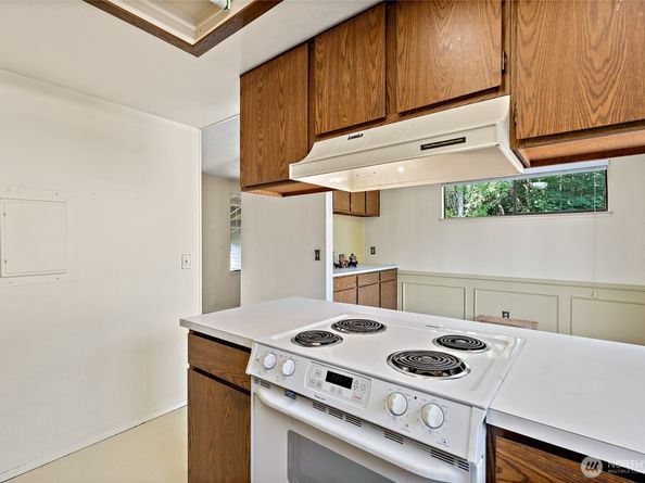 9922 NE 144th Lane 502, Kirkland WA 98034