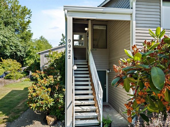 9922 NE 144th Lane 502, Kirkland WA 98034