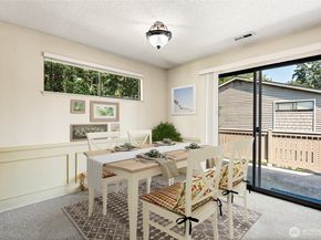 9922 NE 144th Lane 502, Kirkland WA 98034