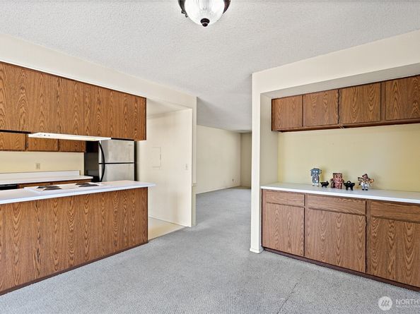 9922 NE 144th Lane 502, Kirkland WA 98034