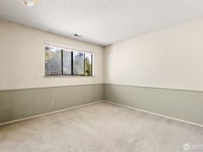 9922 NE 144th Lane 502, Kirkland WA 98034