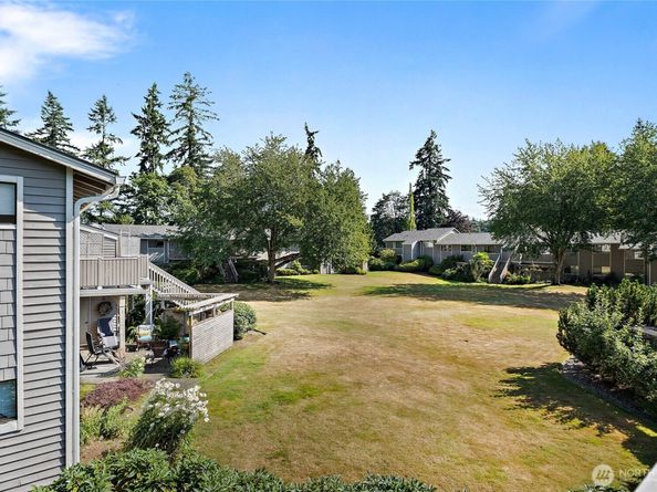 9922 NE 144th Lane 502, Kirkland WA 98034