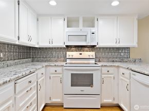 30849 13th Place S 4, Federal Way WA 98003