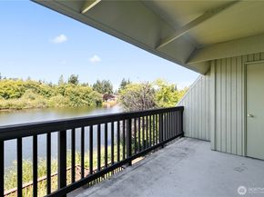 30849 13th Place S 4, Federal Way WA 98003