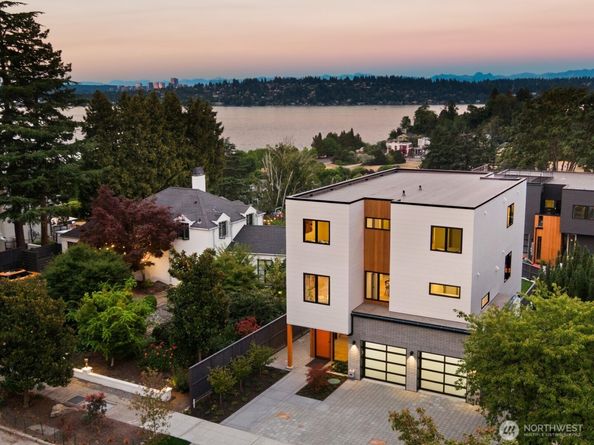 3854 Cascadia Avenue S, Seattle WA 98118