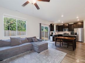 179 Russell Road, Bremerton WA 98312