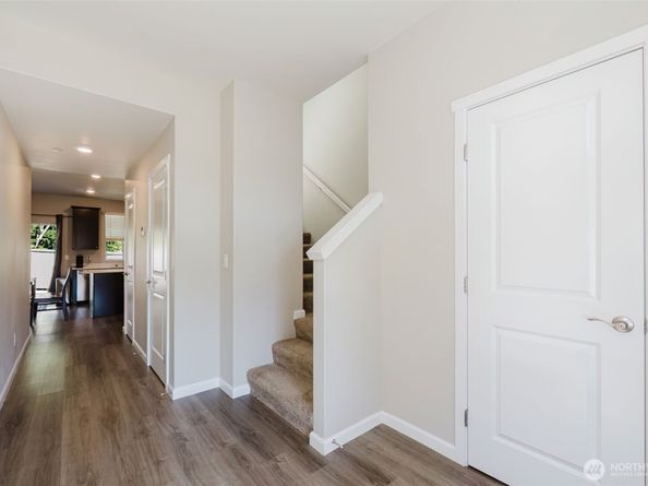 179 Russell Road, Bremerton WA 98312