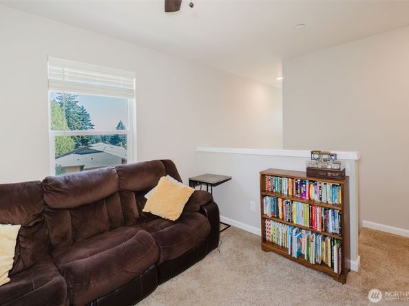 179 Russell Road, Bremerton WA 98312