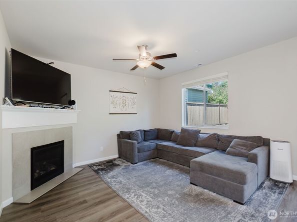 179 Russell Road, Bremerton WA 98312