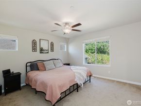 179 Russell Road, Bremerton WA 98312
