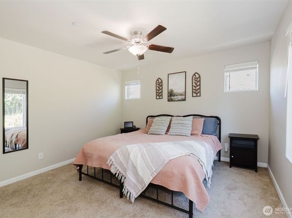 179 Russell Road, Bremerton WA 98312