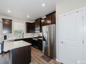 179 Russell Road, Bremerton WA 98312