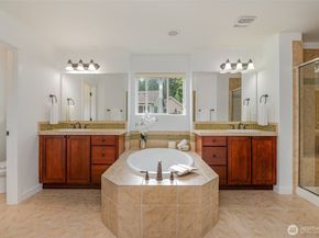 10269 Eastridge Drive NE, Redmond WA 98053