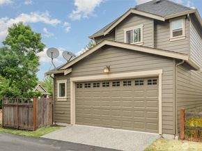 10269 Eastridge Drive NE, Redmond WA 98053