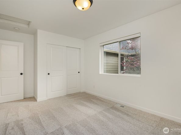 10269 Eastridge Drive NE, Redmond WA 98053